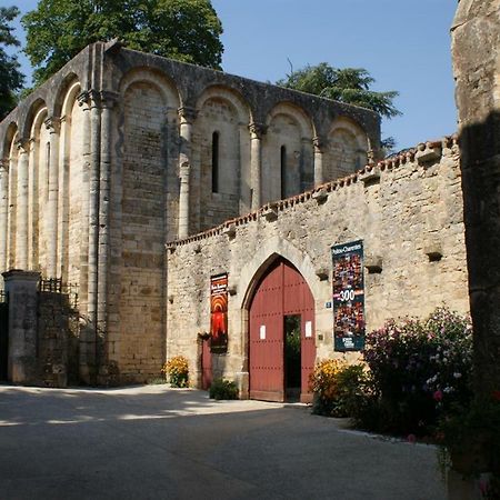 La Vieille Maison Rose Bed & Breakfast Nanteuil-en-Vallée Exterior foto